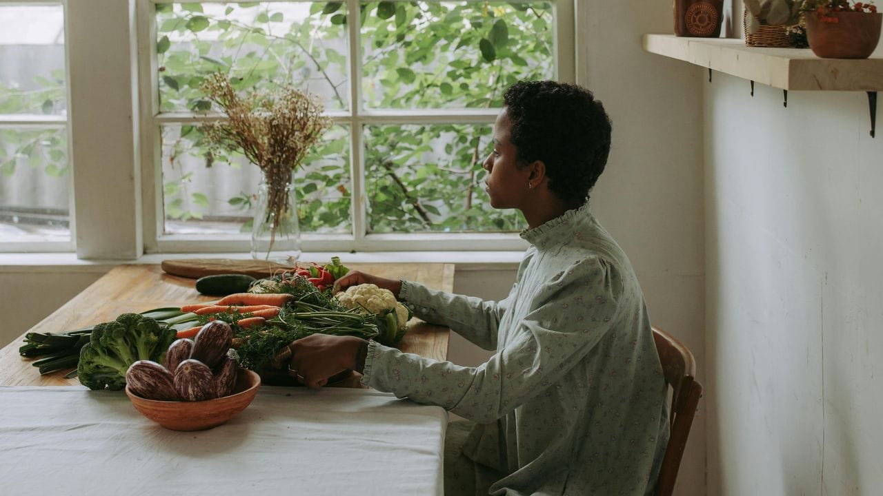 How to Properly Wash Fruit and Veg, According to an Expert