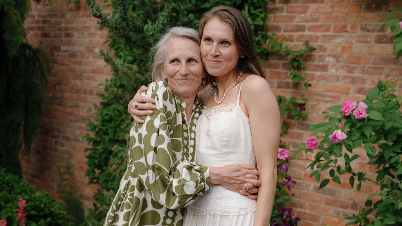 6 Bridal Shower Outfit Ideas for Every Bride and Theme