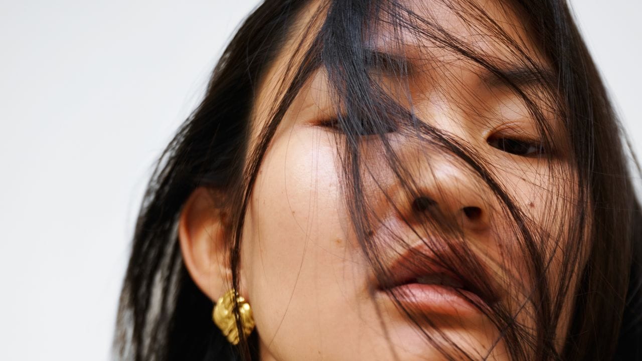6 Best Hair Gloss Treatments for At-Home Shine
