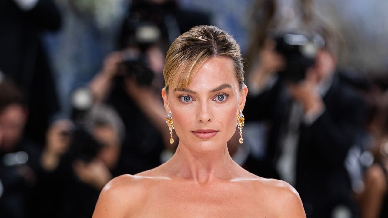 The 13 Best Nail Color Trends for 2026, According to the Pros