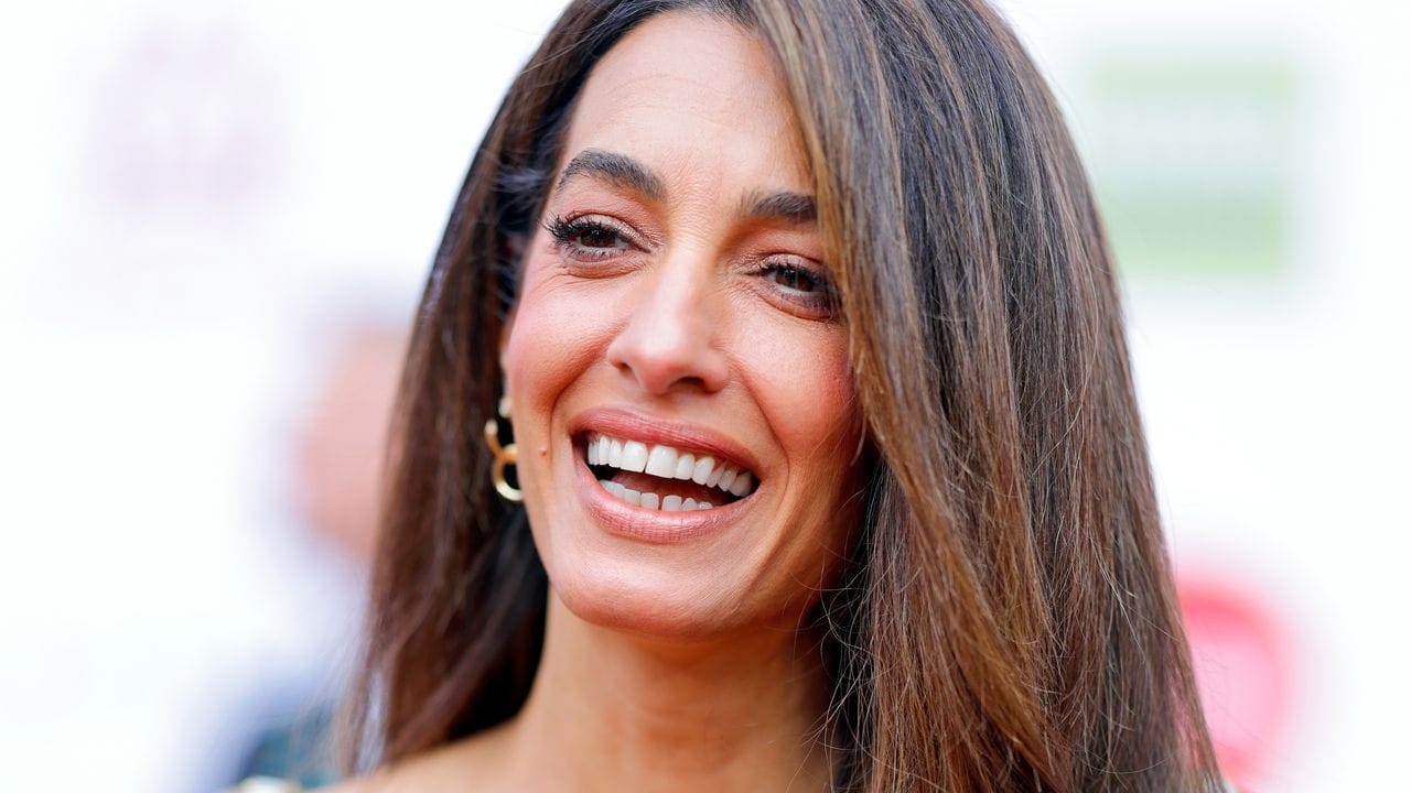 Golden Hour Brunette Is Summer 2026's Glossiest Hair Color Trend