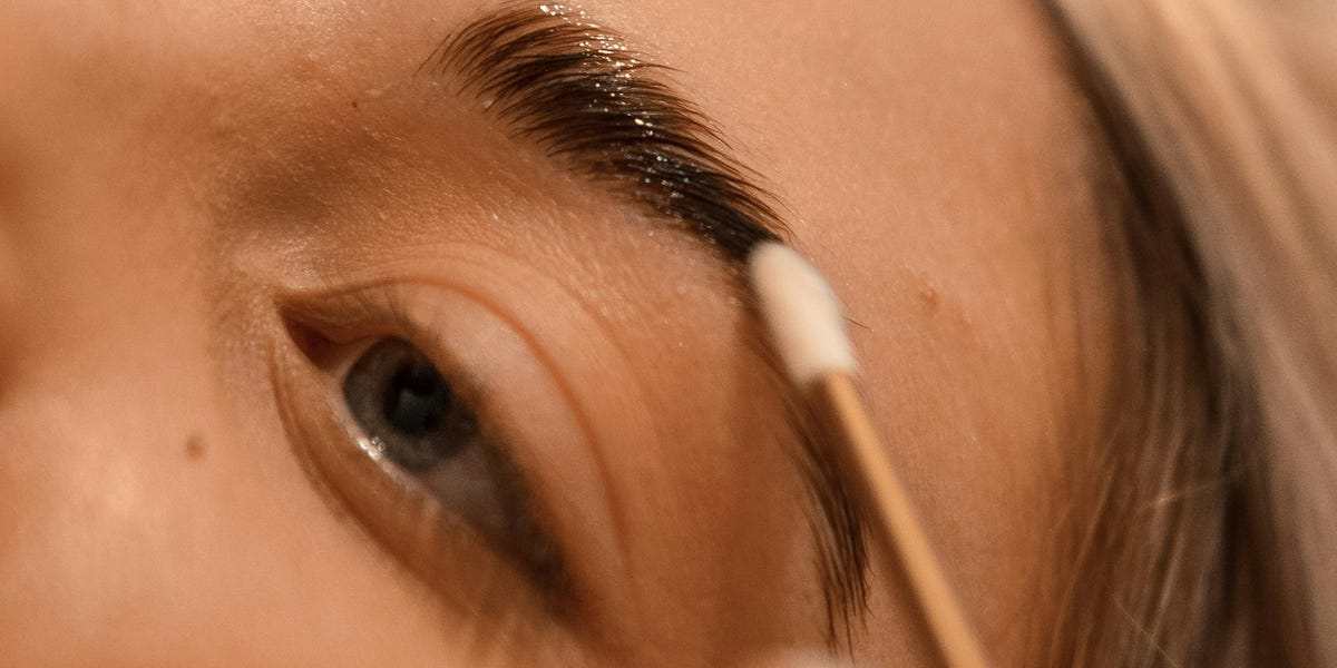 Microbladed Brows Gone Wrong? Here’s How to Fix Them