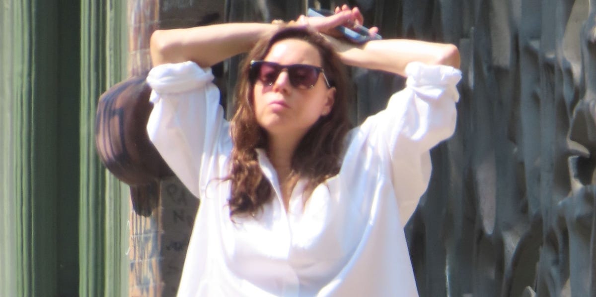 Aubrey Plaza Is in Her Mom-Jeans Era