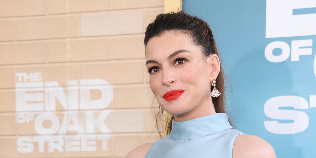 Anne Hathaway’s “Coconut Jelly” Manicure Is Summer’s Freshest Nail Trend