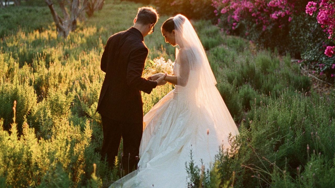 20 Backyard Wedding Dresses for the Laid-Back Bride