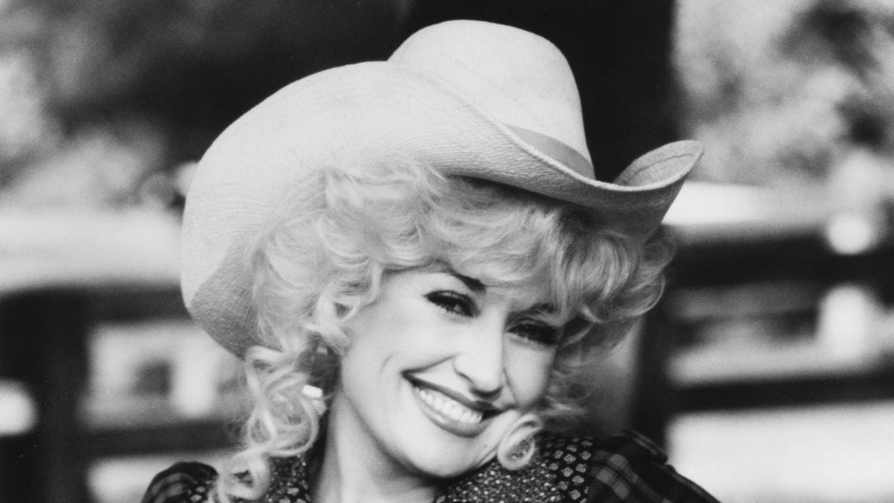 19 Vintage Photos of a Young Dolly Parton