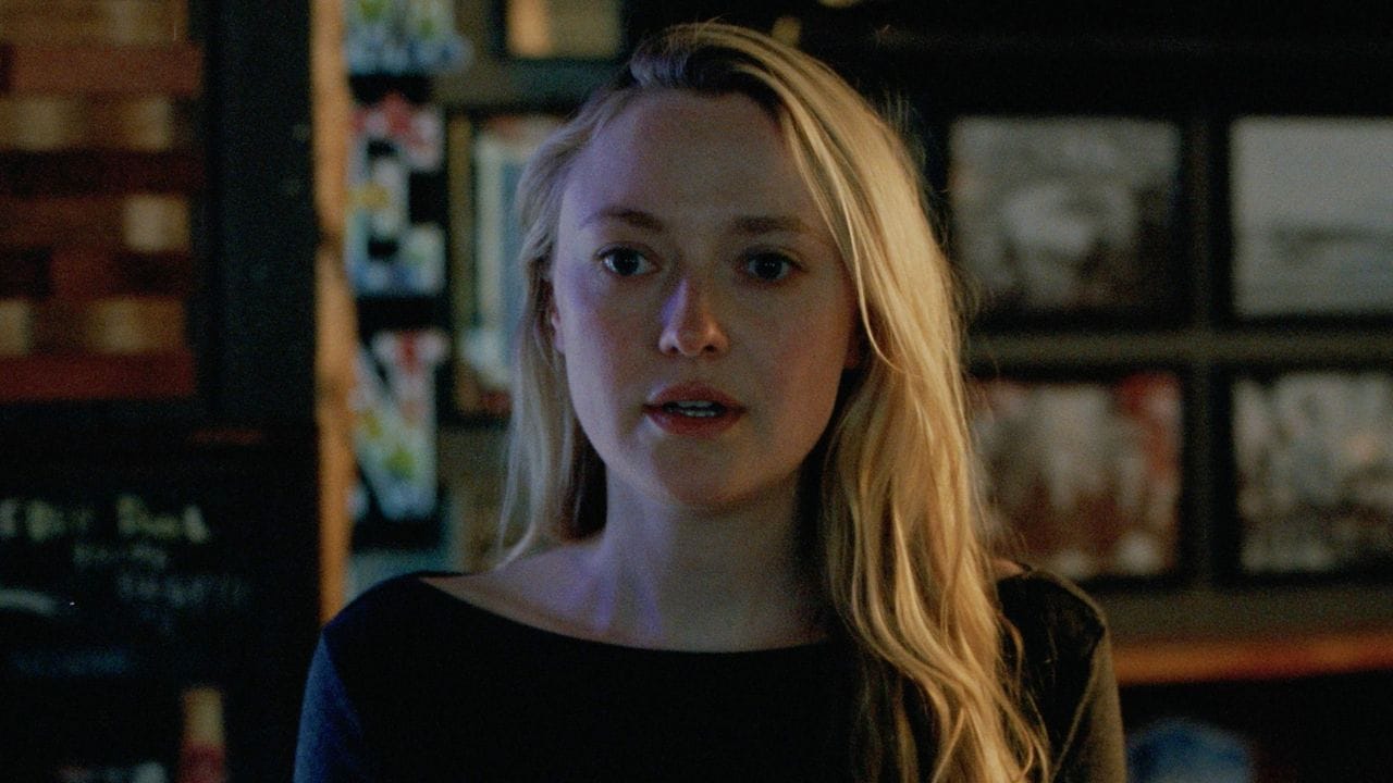 In ‘The Sun Never Sets,’ Dakota Fanning Goes Straight to the Heart