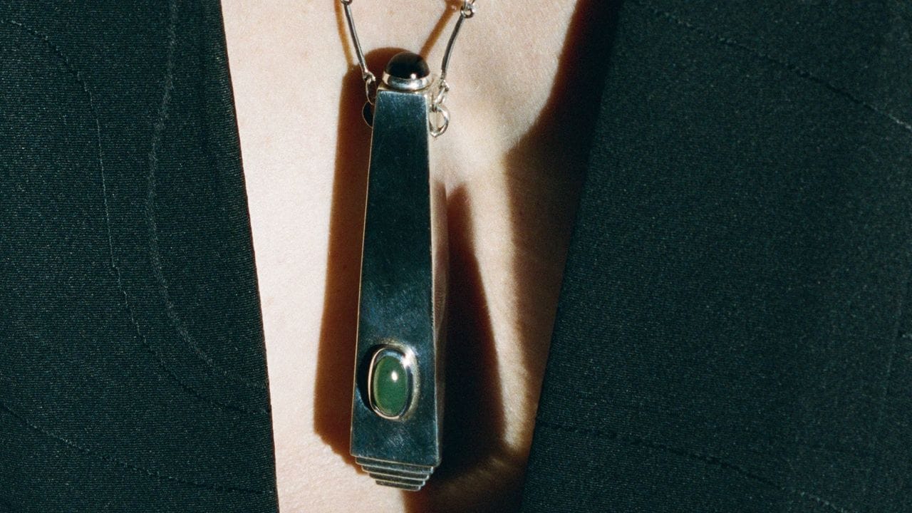 Made You Look: Functional Objects as Pendants