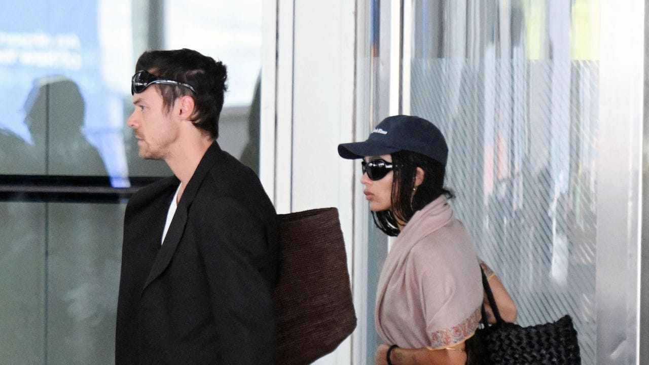 Harry Styles and Zoë Kravitz Propose Different Approaches to the Travel Outfit