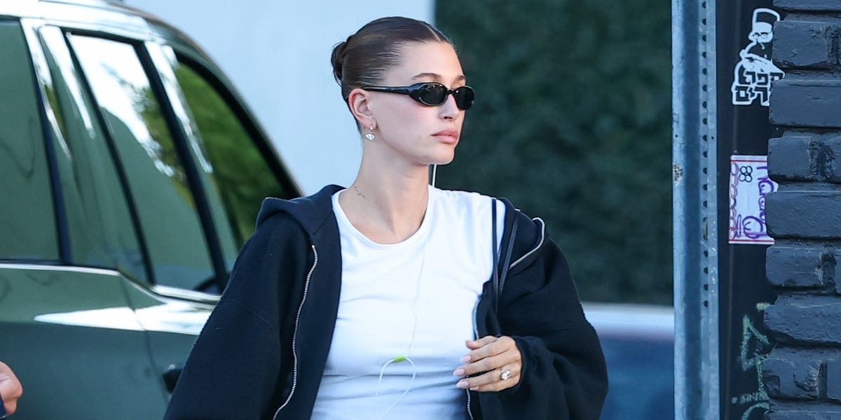 Right Now, the Coolest It-Girl Accessory Is a Pair of Wired Earphones