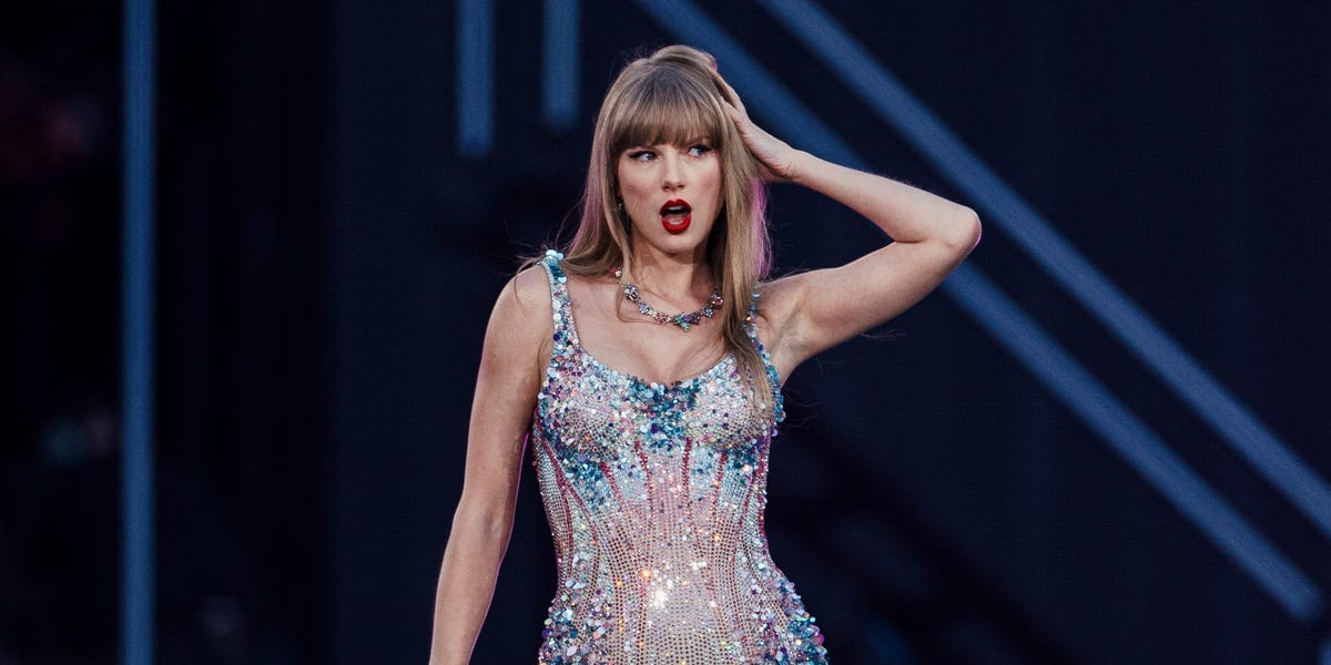 Is Taylor Swift a Blonde or Brunette?