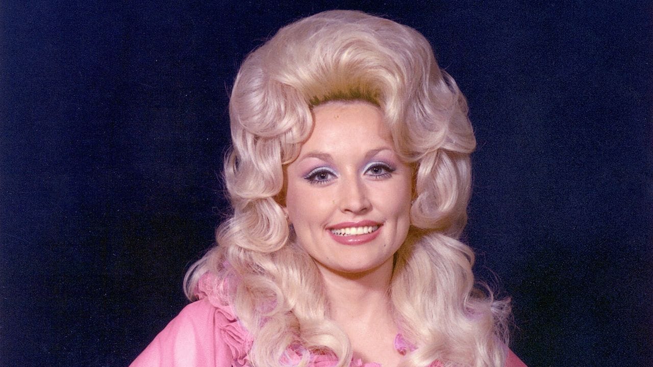 Dolly Parton Shares Her Six Fashion Rules