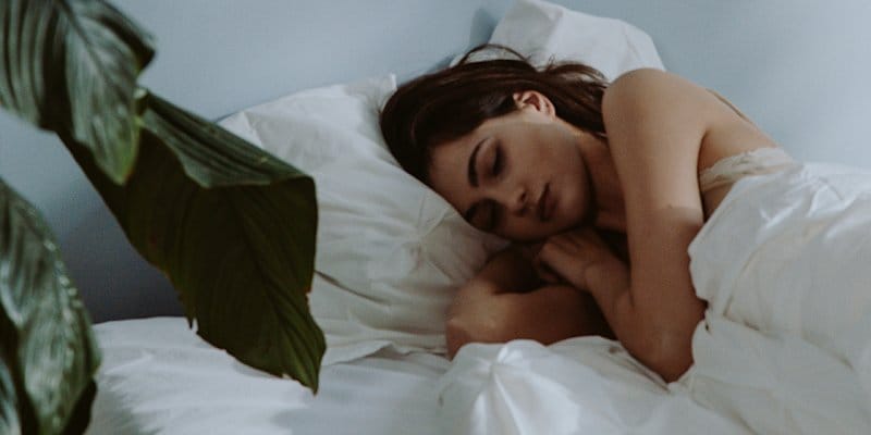 6 Easy Nightly Habits That Will Get You Ready For Bed In Minutes