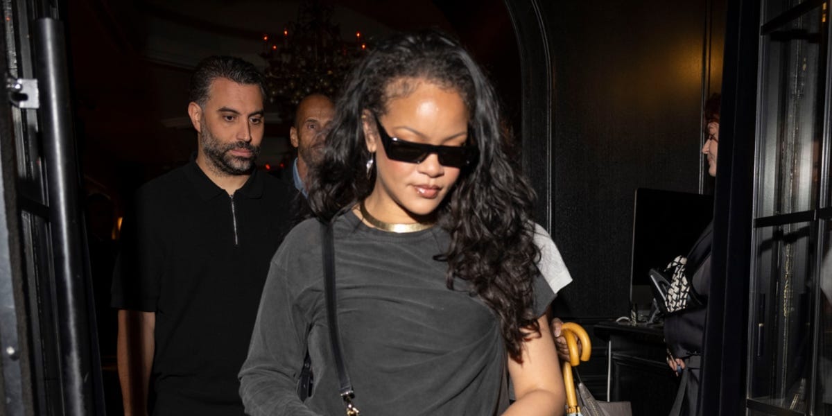 Rihanna’s Cool and Comfy Shopping Uniform Is All Black and All Asymmetrical