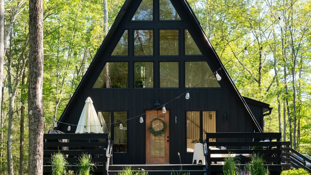 8 Cabins to Rent for a Cozy Fall Weekend Getaway