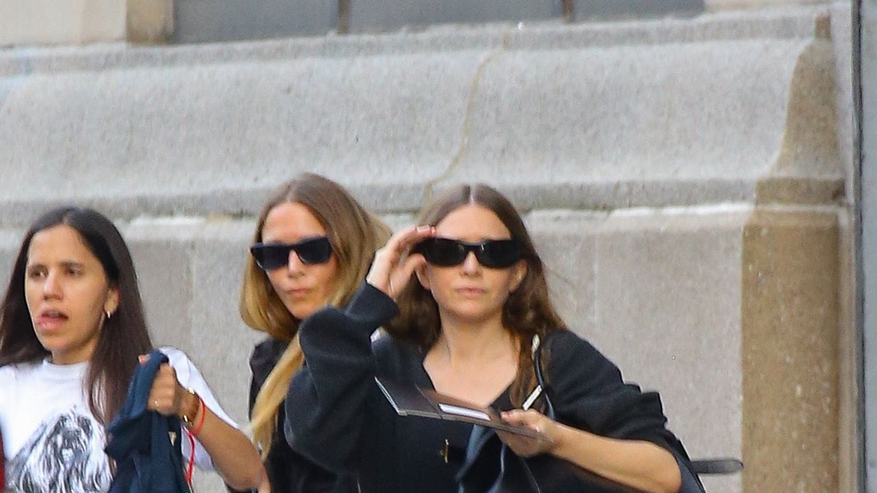 Ashley and Mary-Kate Olsen Have Different Takes on Transeasonal Style