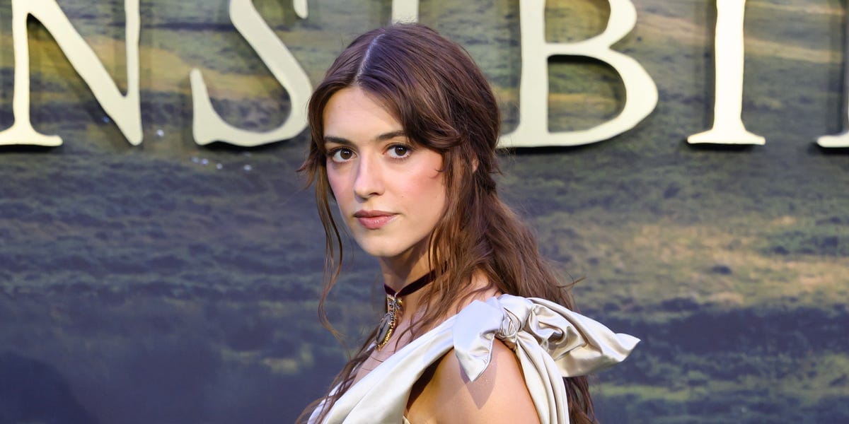 Daisy Edgar-Jones Pairs Her Custom Vivienne Westwood With 19th Century Jewelry for a Very Jane Austin Look