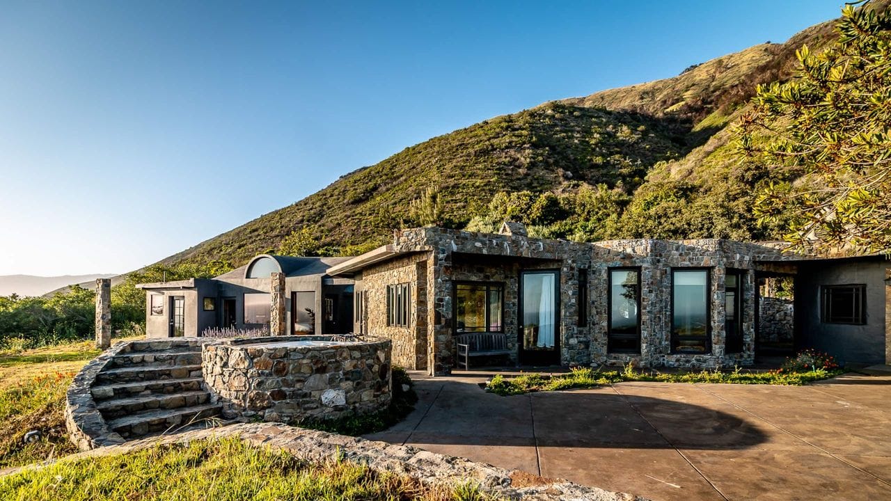 The 12 Best Airbnbs in Big Sur for Your West Coast Road Trip