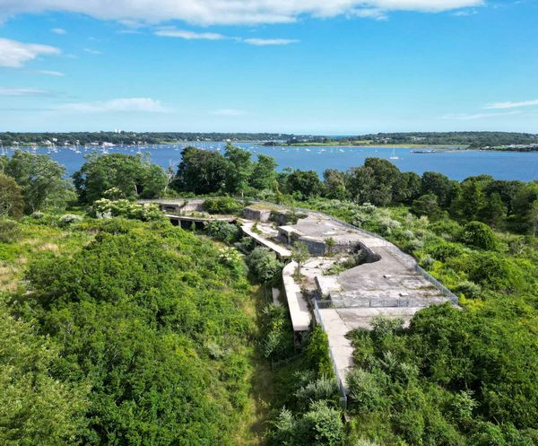 Battery Hale (Dutch Island, RI)