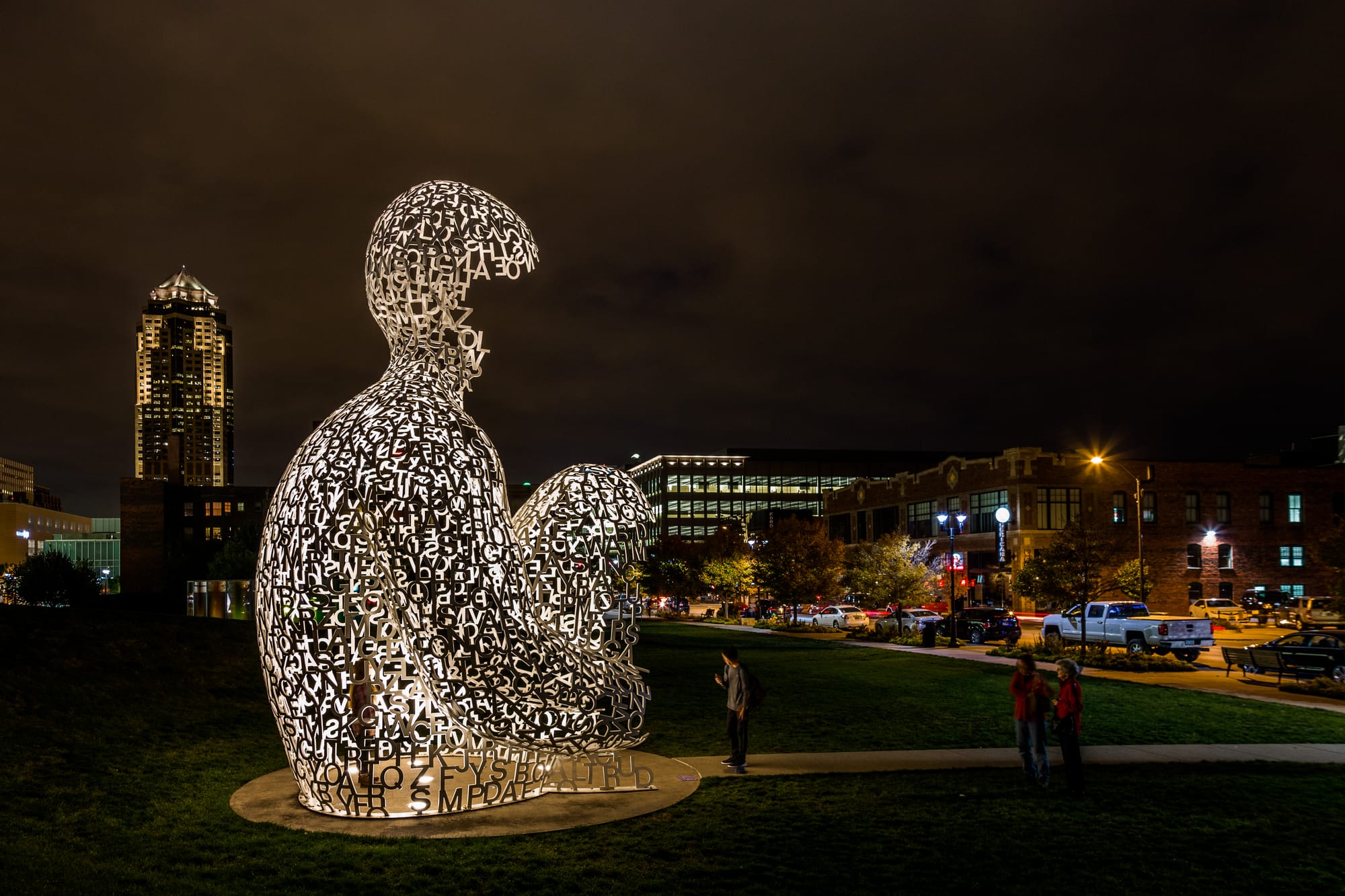 Nomade sculpture at Pappajohn Sculpture Garden in Des Moines, Iowa.