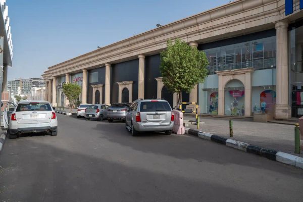 A Local's Guide to Sultanah Road in Madinah