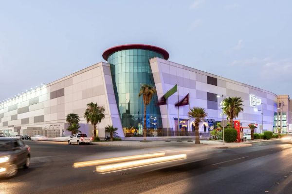 Shop & Dine Near Masjid un-Nabawi: Al Noor Mall Guide