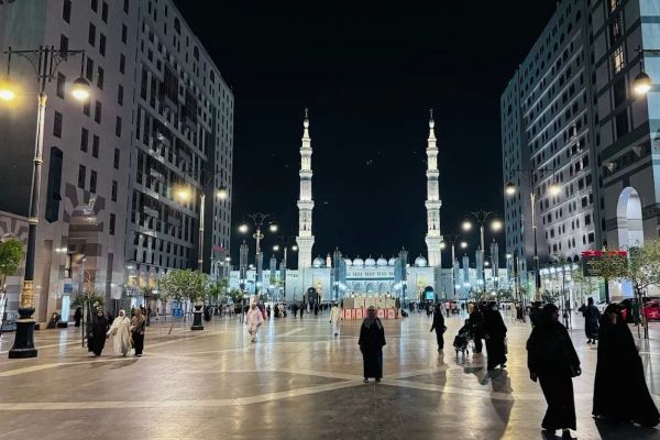 Why Sultanah Road is a Must-Visit for Shoppers in Madinah
