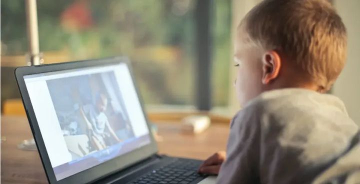 3 Reasons Why Zoom is Inappropriate for School Use — In a Nutshell