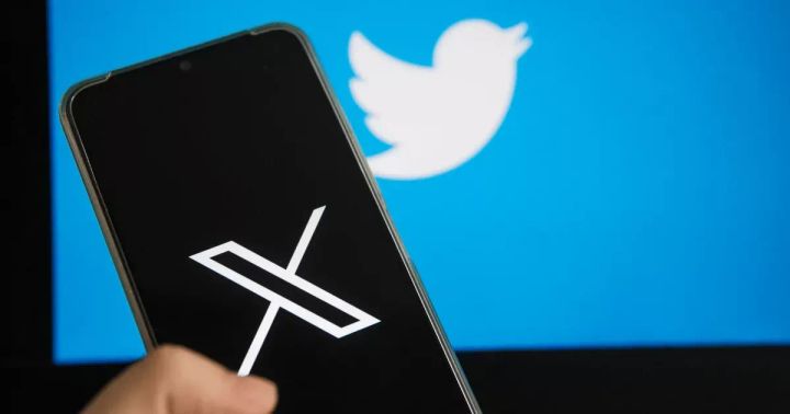 Is it Fair to Inform Data Breach Victims via Social Media?