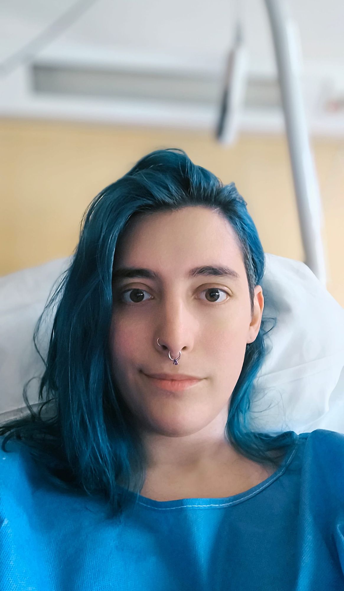 Moi sur un lit d'hôpital