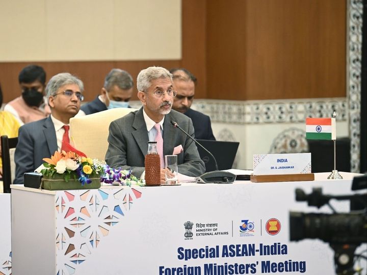India's Foreign Minister Affirms Good Relations with Major World Powers, Except China