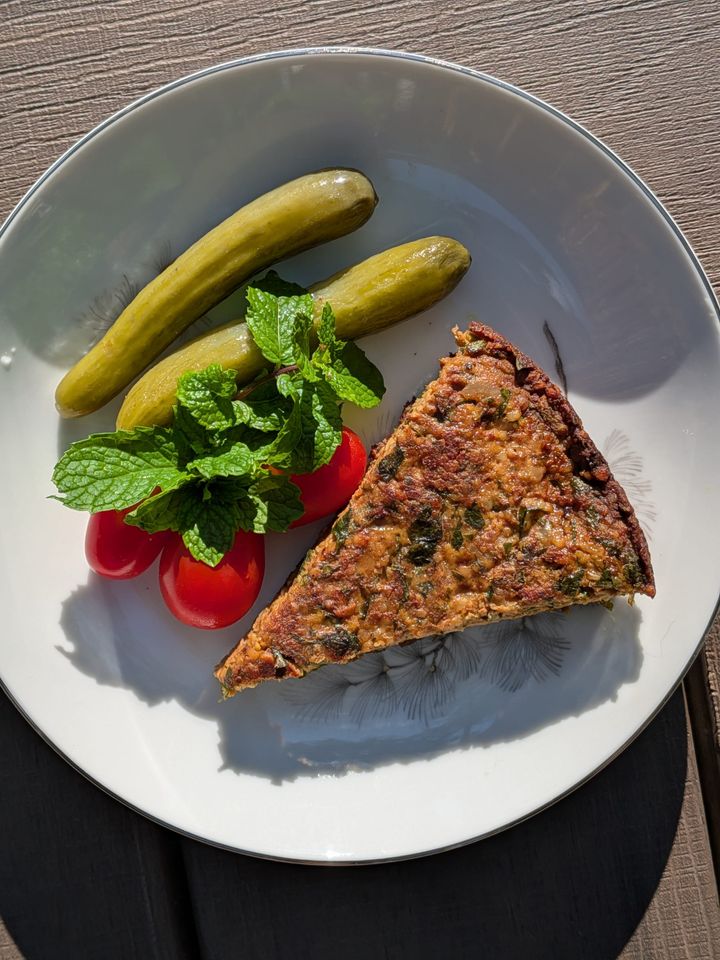 Āghūz Kūkū [Walnut & Herb Frittata]