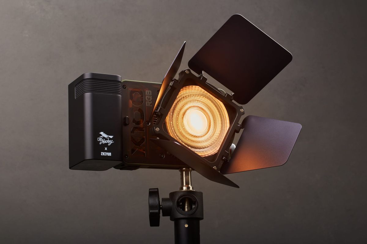 A Review Of The Zhiyun Molus X100 RGB Light