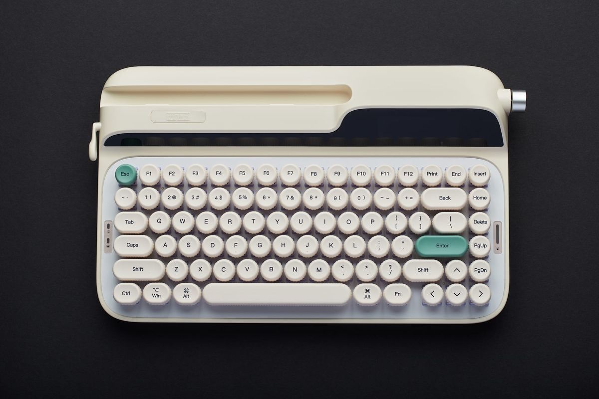 A Review Of The Epomaker Glyph Typewriter Mechanical Keyboard