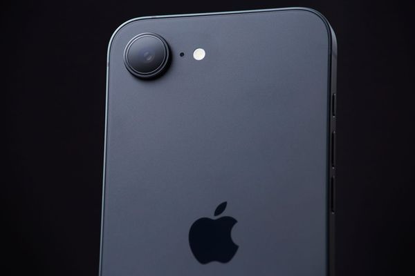 A Review Of The Apple iPhone 16e Camera For Photographers