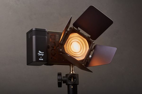 A Review Of The Zhiyun Molus X100 RGB Light
