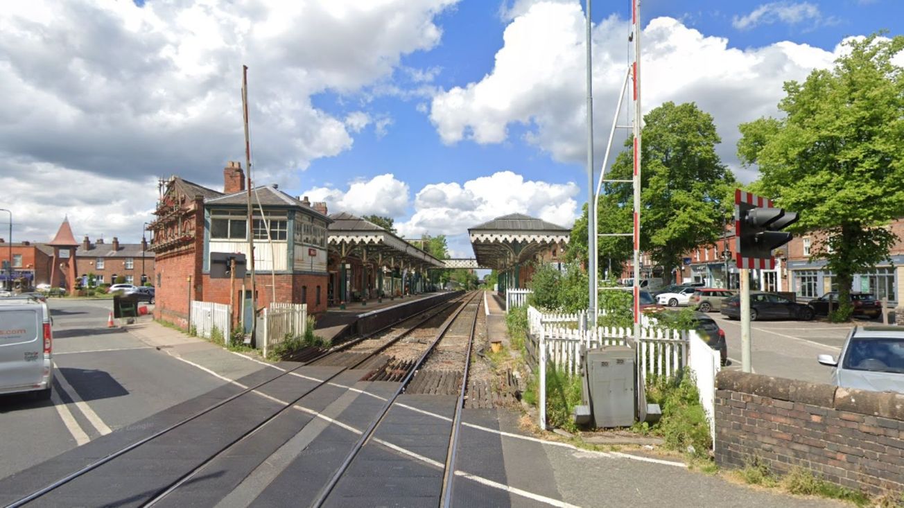 Passenger fined £461 after failing to buy train ticket at Hale station