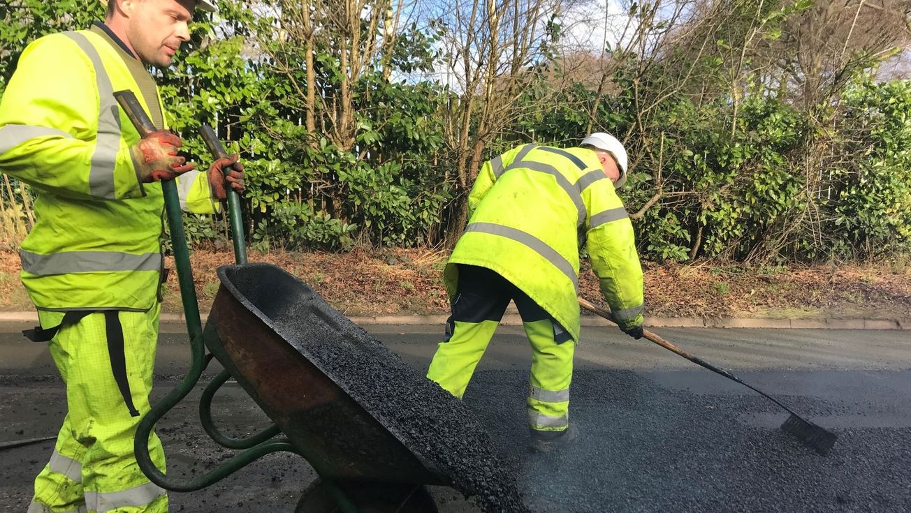 £500,000 funding boost to tackle potholes - which Altrincham roads need repairs?