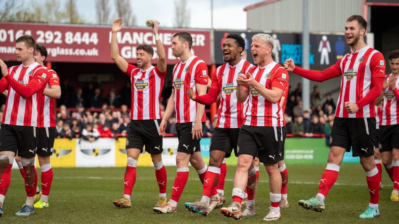 Midfield boost for high-flying Robins as they close in on historic play-off place