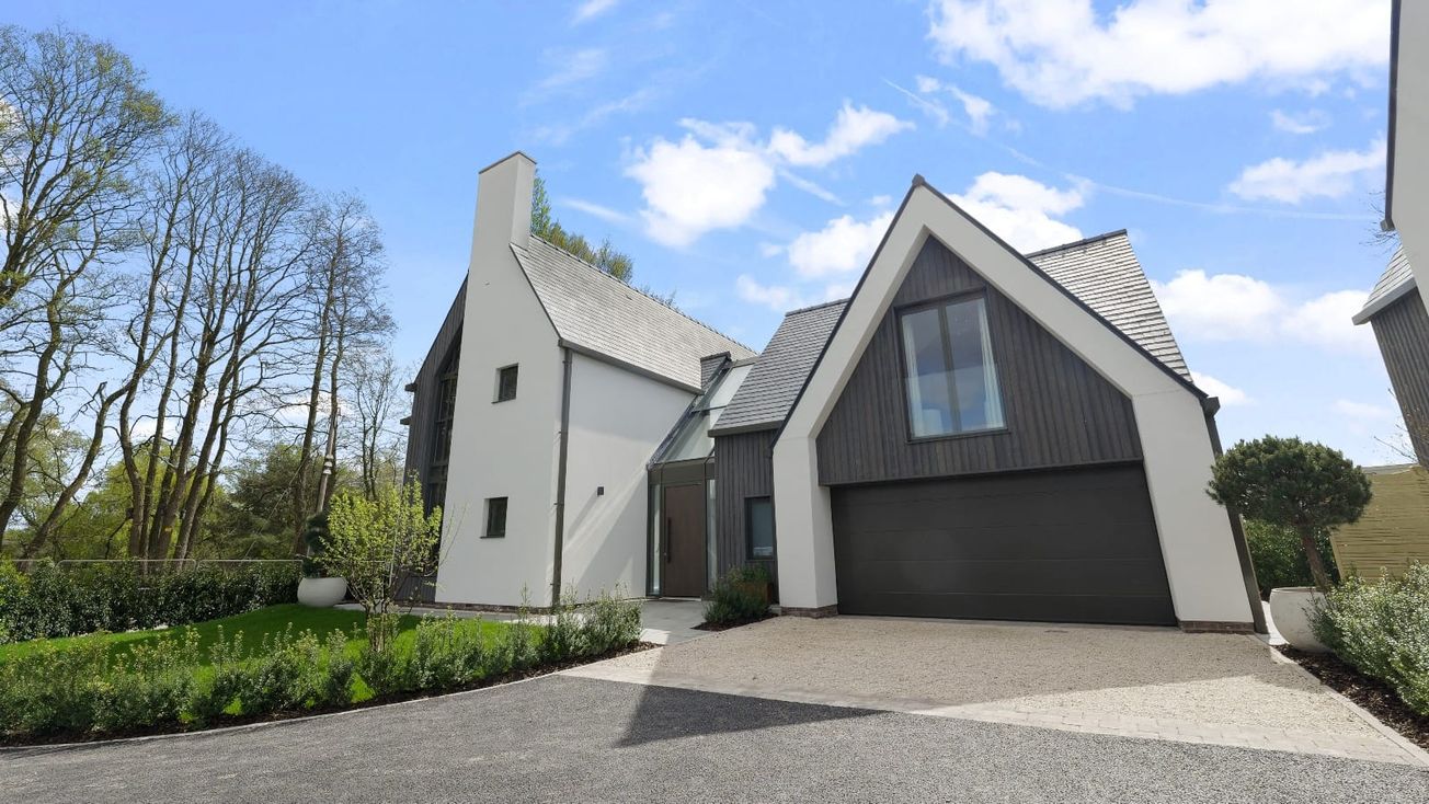 Luxury Bowdon Homes development finally completes - and is fully open for the first time