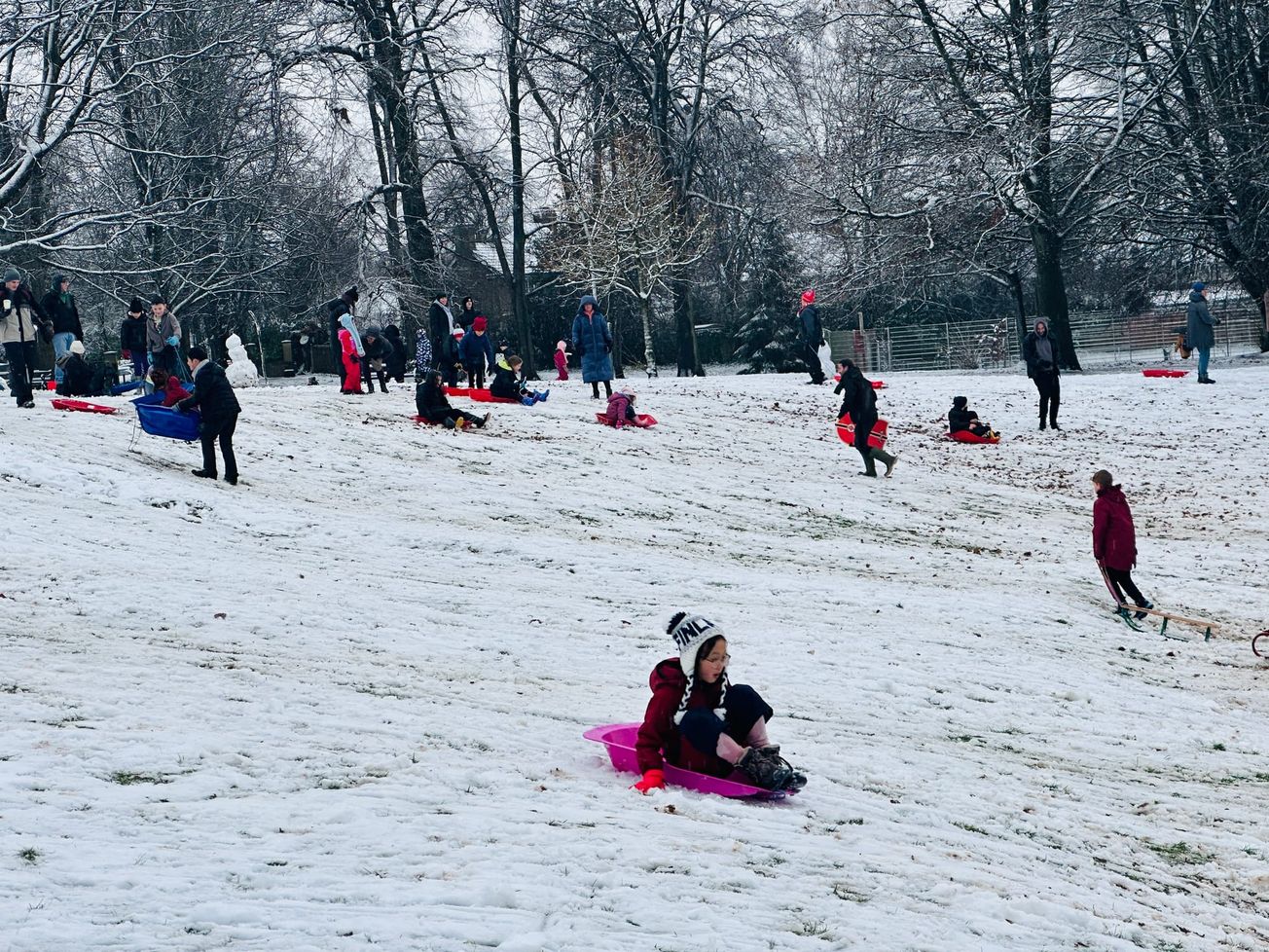 Pictures: Snow in Altrincham as Manchester Airport closes runway