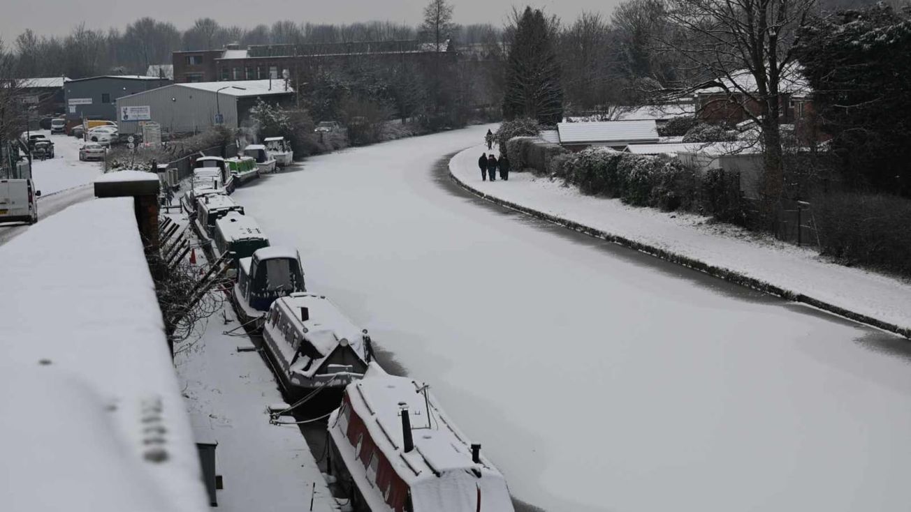 More Altrincham schools closed as the big freeze continues