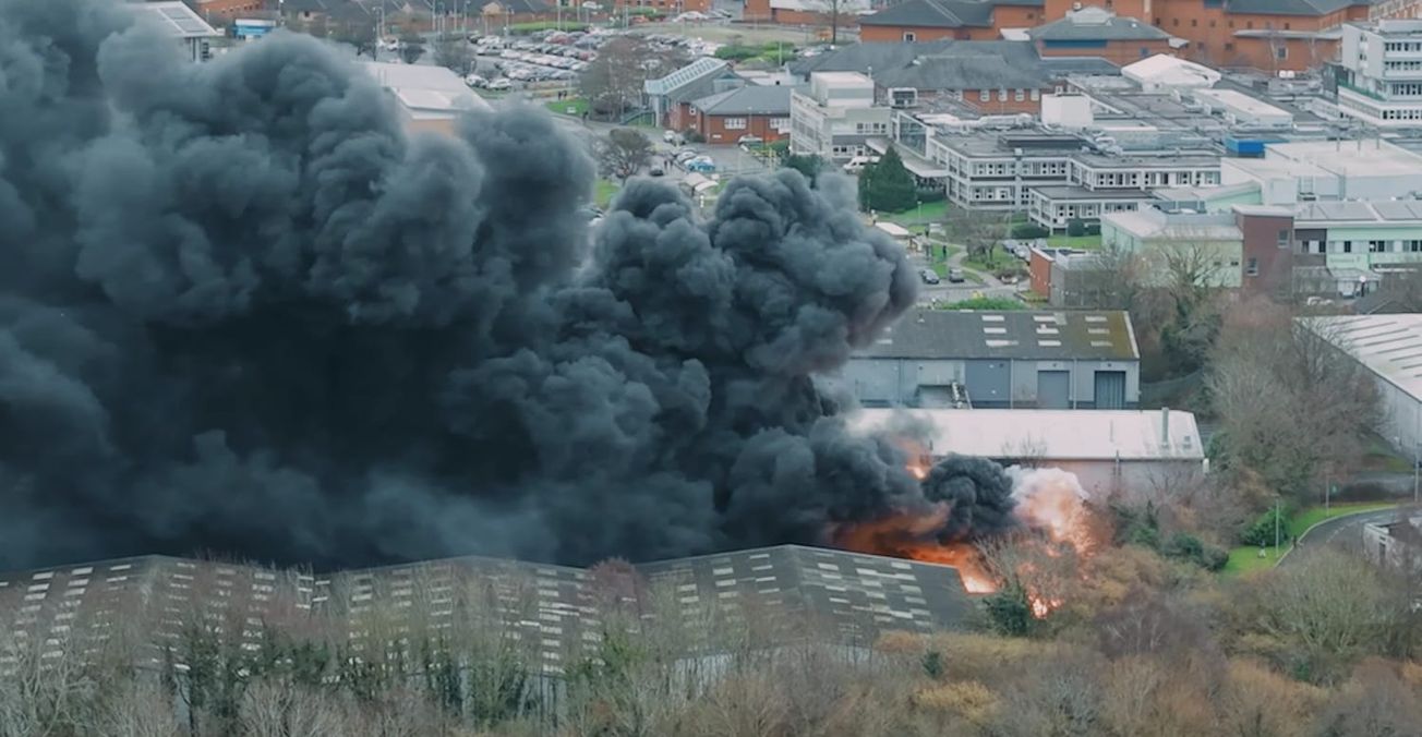 Massive fire "involving heavy goods vehicles" breaks out on industrial park