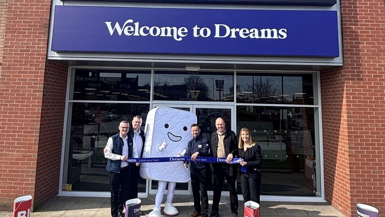 Leading bed retailer Dreams opens Altrincham store