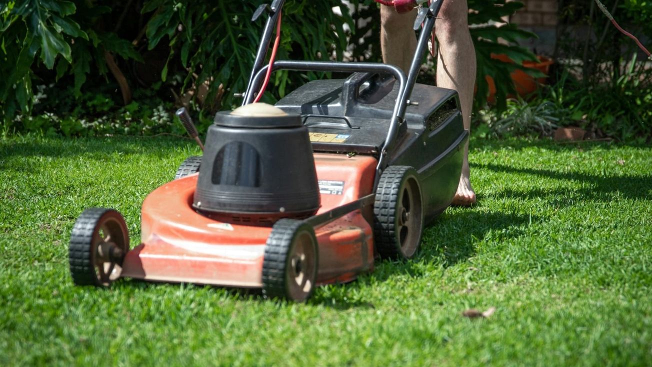 Trafford Council warns of garden waste collection gaps ahead of May deadline