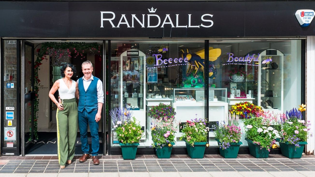 Tributes to "key figure in Altrincham's regeneration" as Randalls Jewellers closes