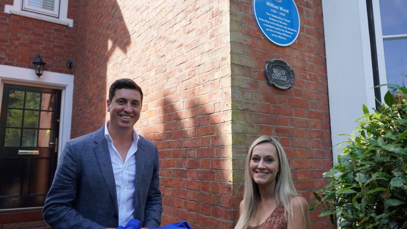 Blue plaque unveiled in Bowdon for campaigner who fought child chimney sweeps