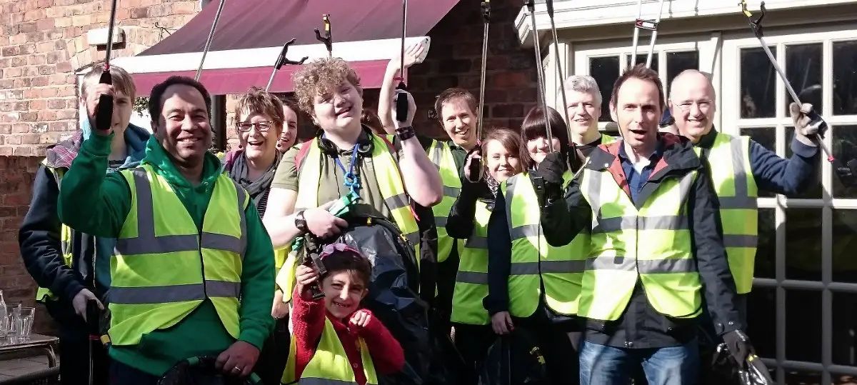 Volunteers collect 70 bags of Altrincham rubbish – and campaigner says it’s time for Trafford Council to “step up”
