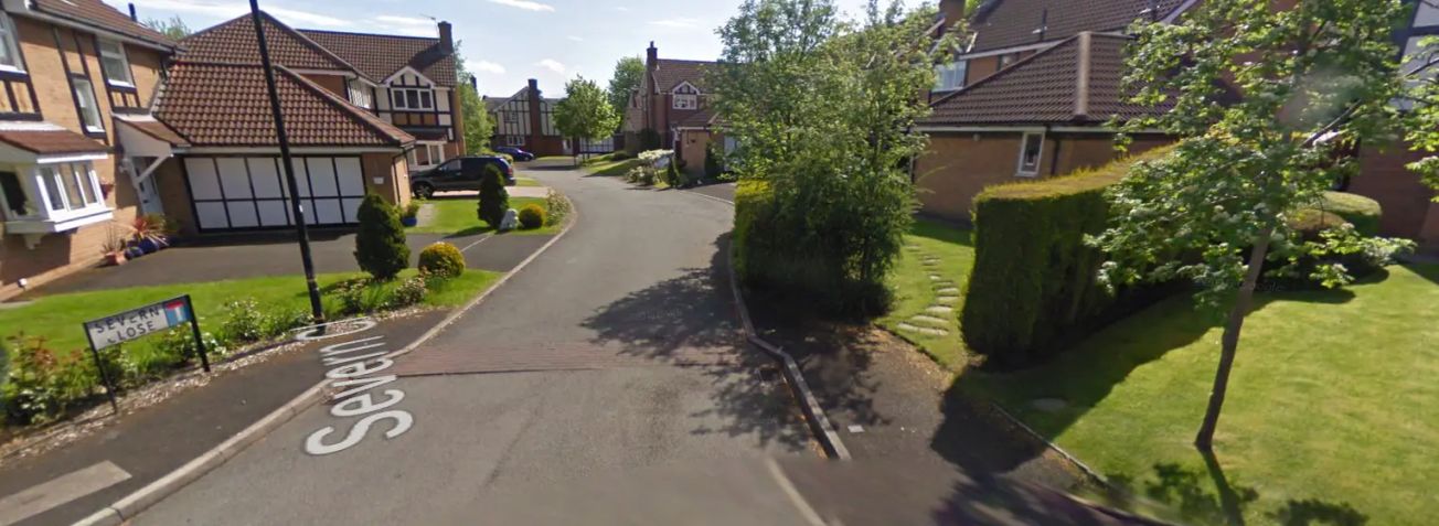 Girl, 12, left “terrified” after Altrincham house burgled in broad daylight