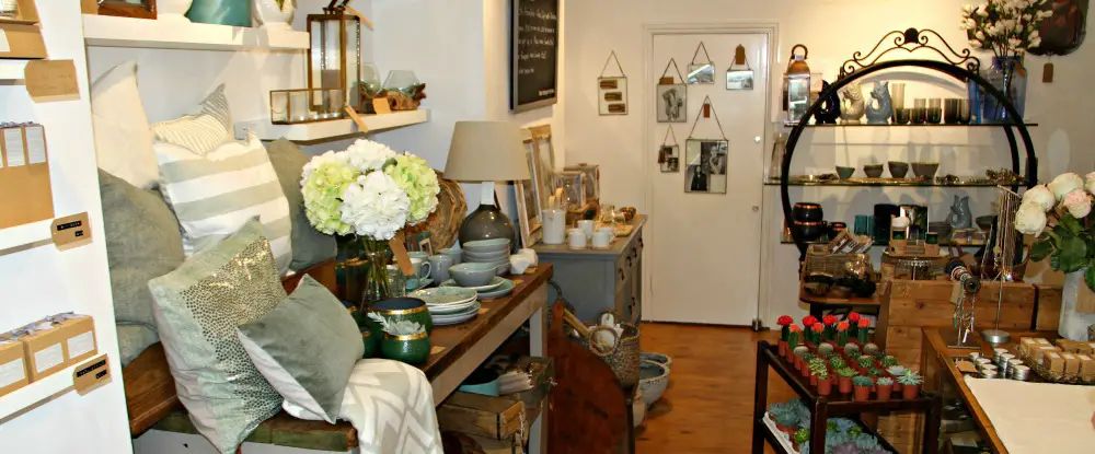 Altrincham boutique Edit & Oak unveils new summer-themed collection